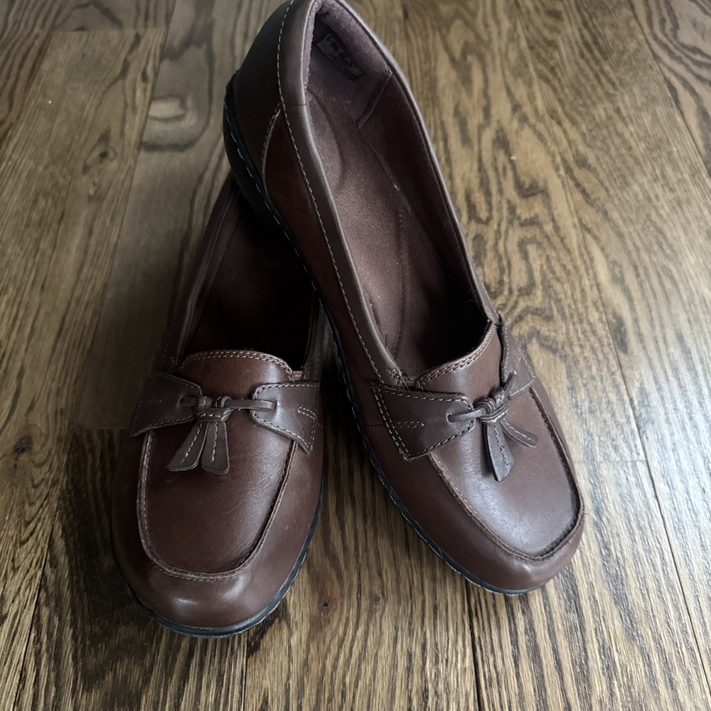 Clarks Collection Brown Tassel Driving Loafers Slip On Comfort Women's Size 10